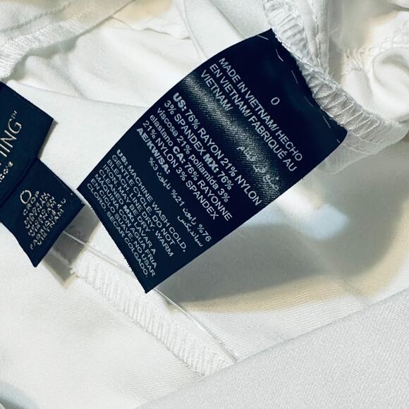 Chico’s So Slimming Brigitte Slim Leg Crop Pants Alabaster White Size Small NWT - Picture 7 of 7